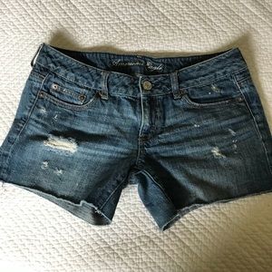 AEO distressed cutoff shorts